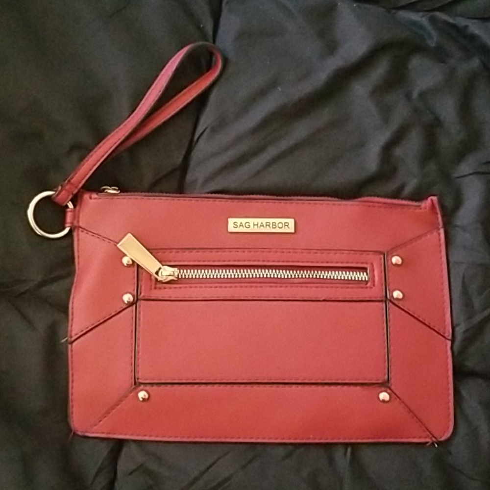 Red wrislet/clutch